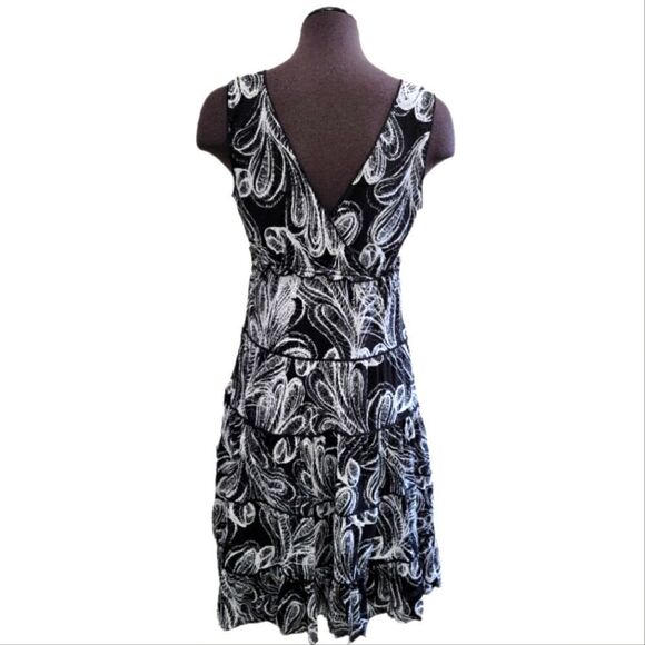 EC STYLE & CO. BLACK AND WHITE SLEEVELESS DRESS SZ.M - Picture 2 of 4